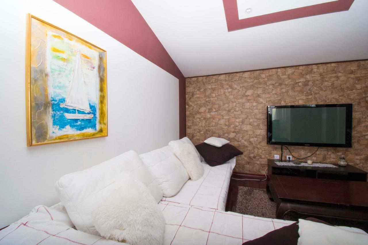 Apartment & Rooms Meri Tucepi Exterior photo