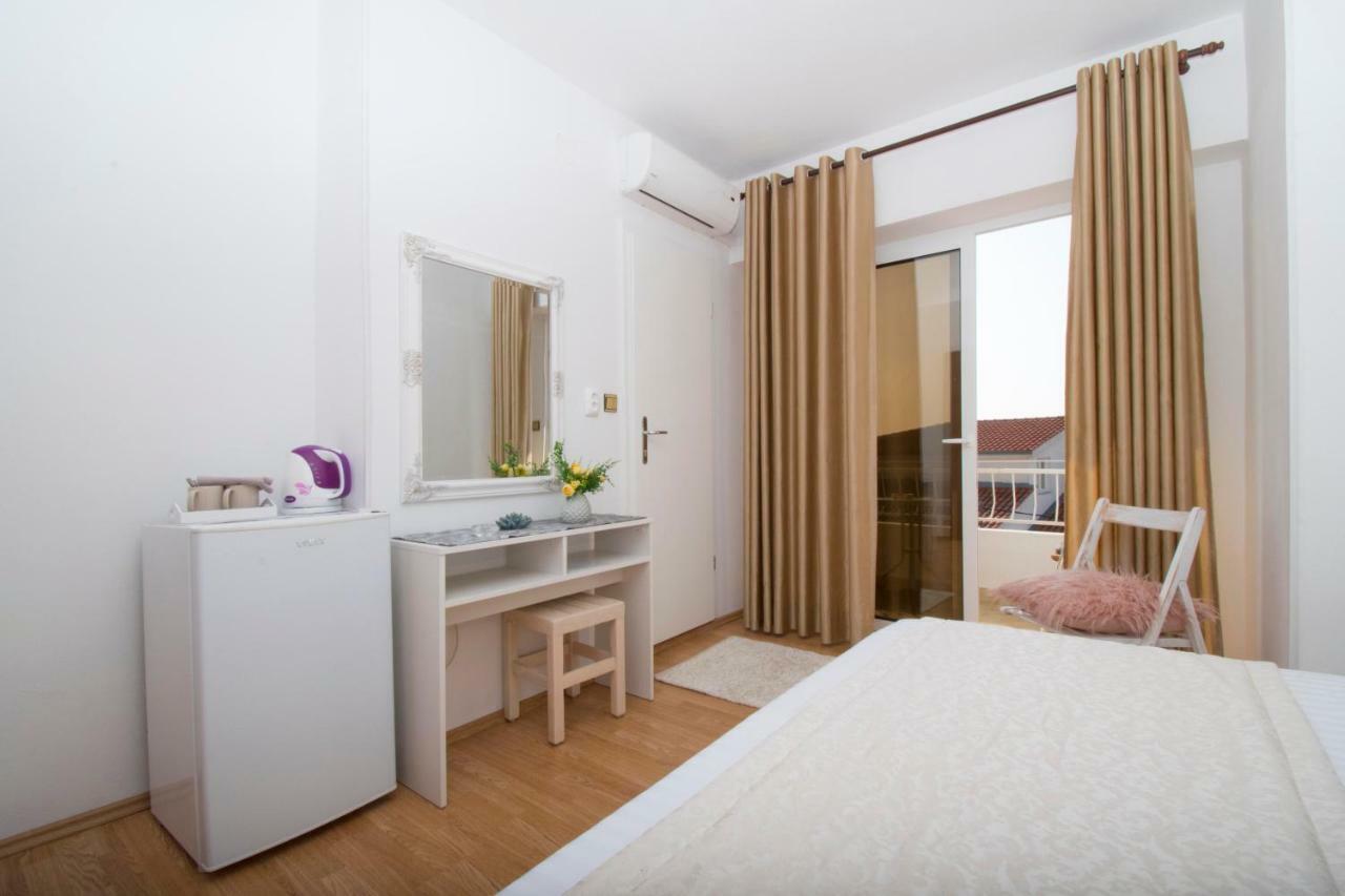 Apartment & Rooms Meri Tucepi Exterior photo